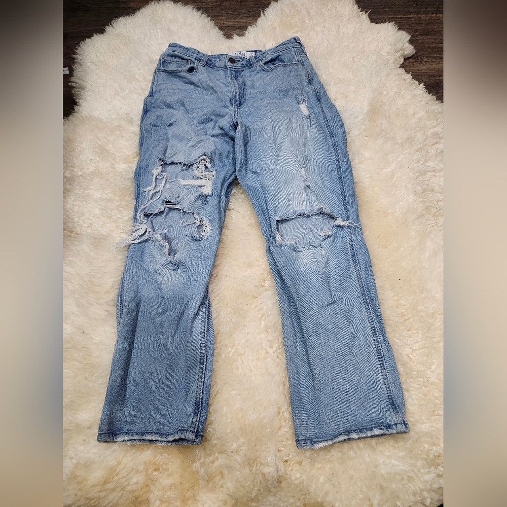 Hollister Curvy Ultra High Rise Mom Jean Light Distressed Straight-Leg Size 6